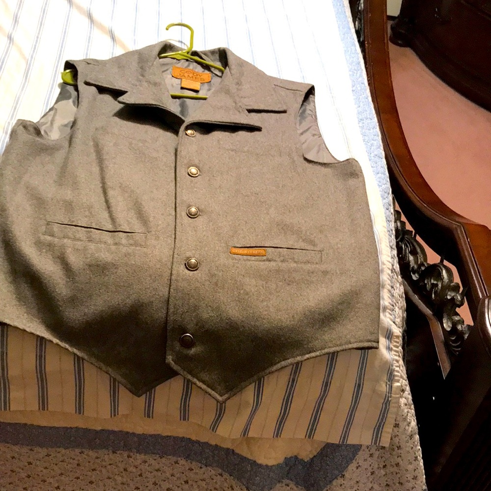 Cody James men’s vest like new condition extra tall
